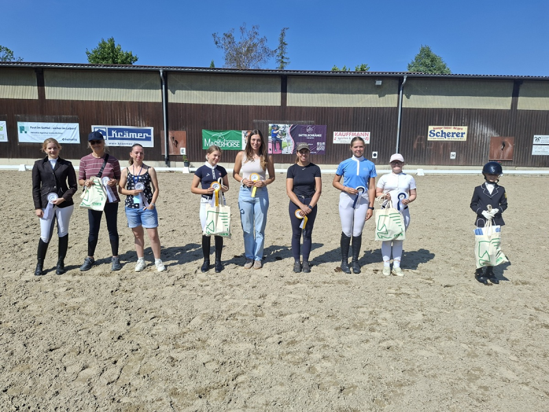 Siegerehrung Teamdressur in Renningen